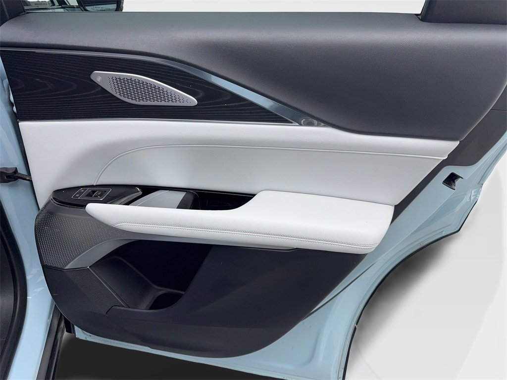 Used 2024 Cadillac Lyriq Luxury image 42