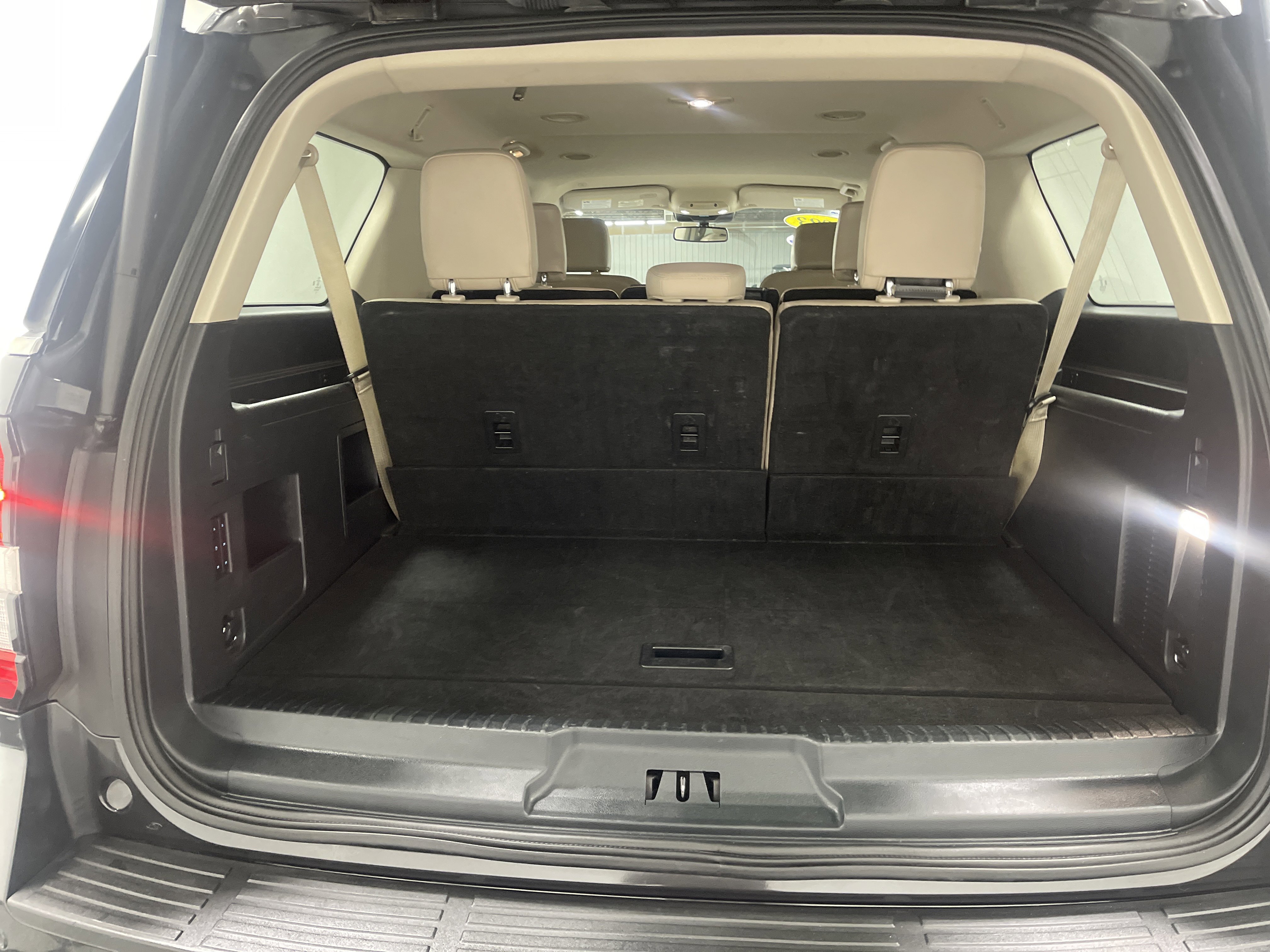 Used 2023 Ford Expedition Max XLT image 18