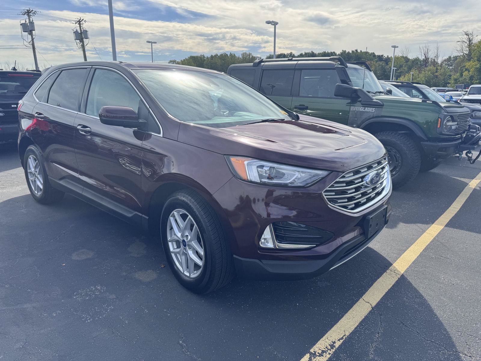 Used 2022 Ford Edge SEL w/ Convenience Package AWD/4WD image 3