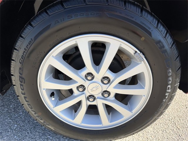 Used 2017 Chevrolet Sonic LT image 30