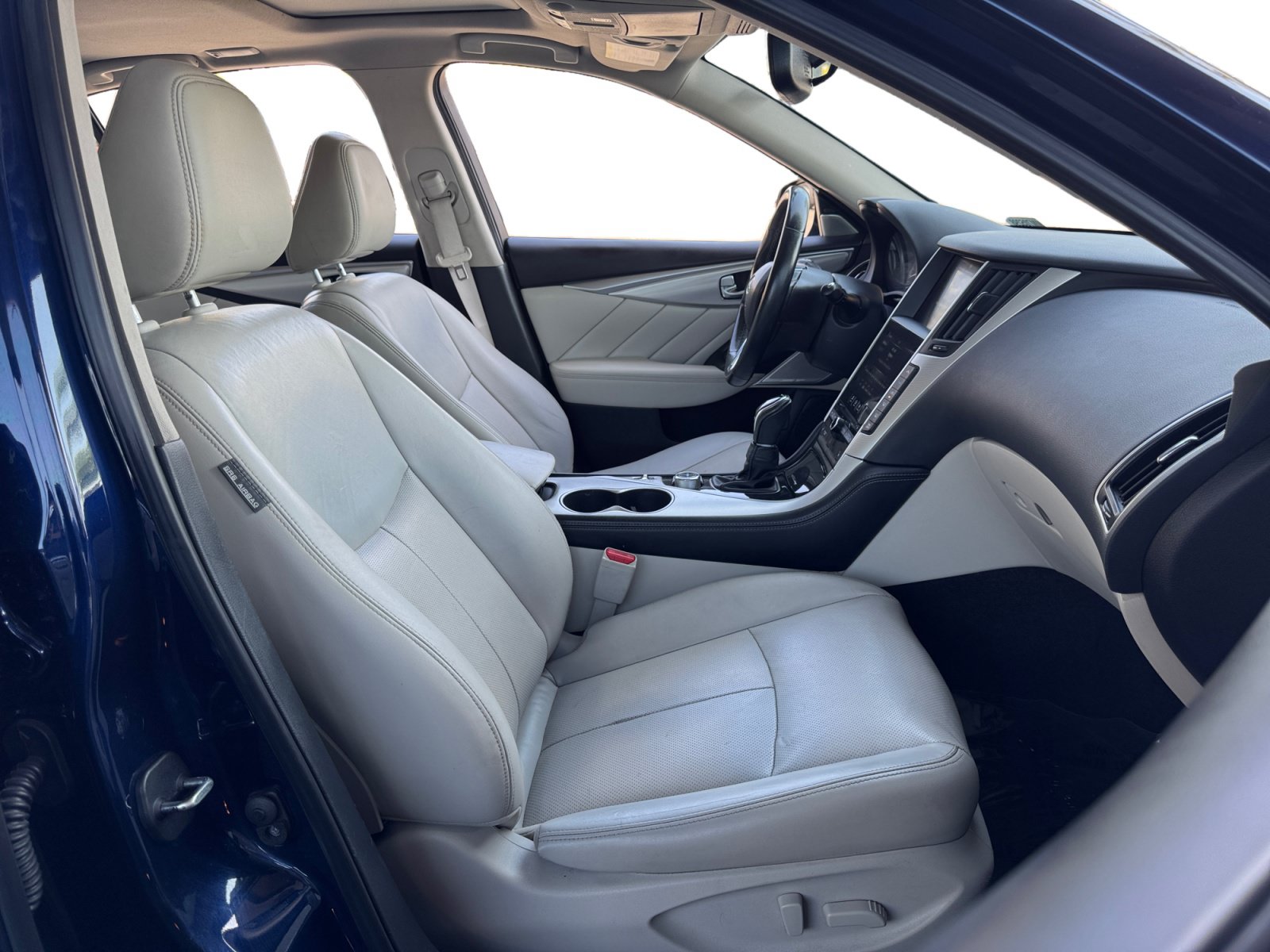 Used 2021 INFINITI Q50 Luxe w/ Seat & Sound Package RWD image 15