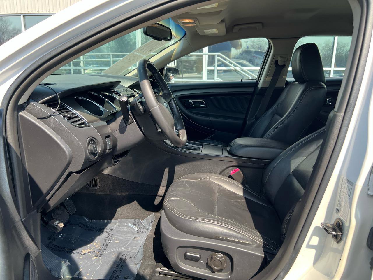 Used 2011 Ford Taurus SEL image 11