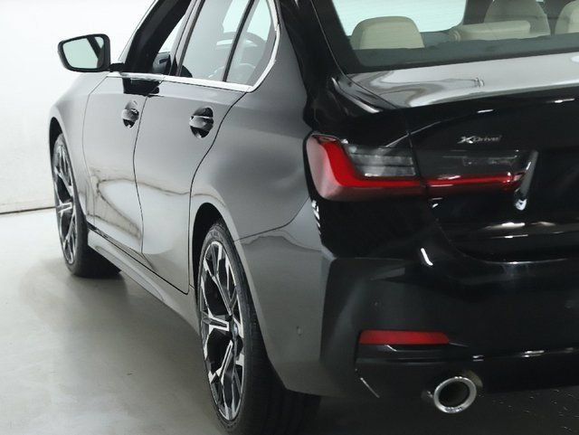 Used 2026 BMW 330i xDrive Sedan w/ Premium Package AWD/4WD image 42