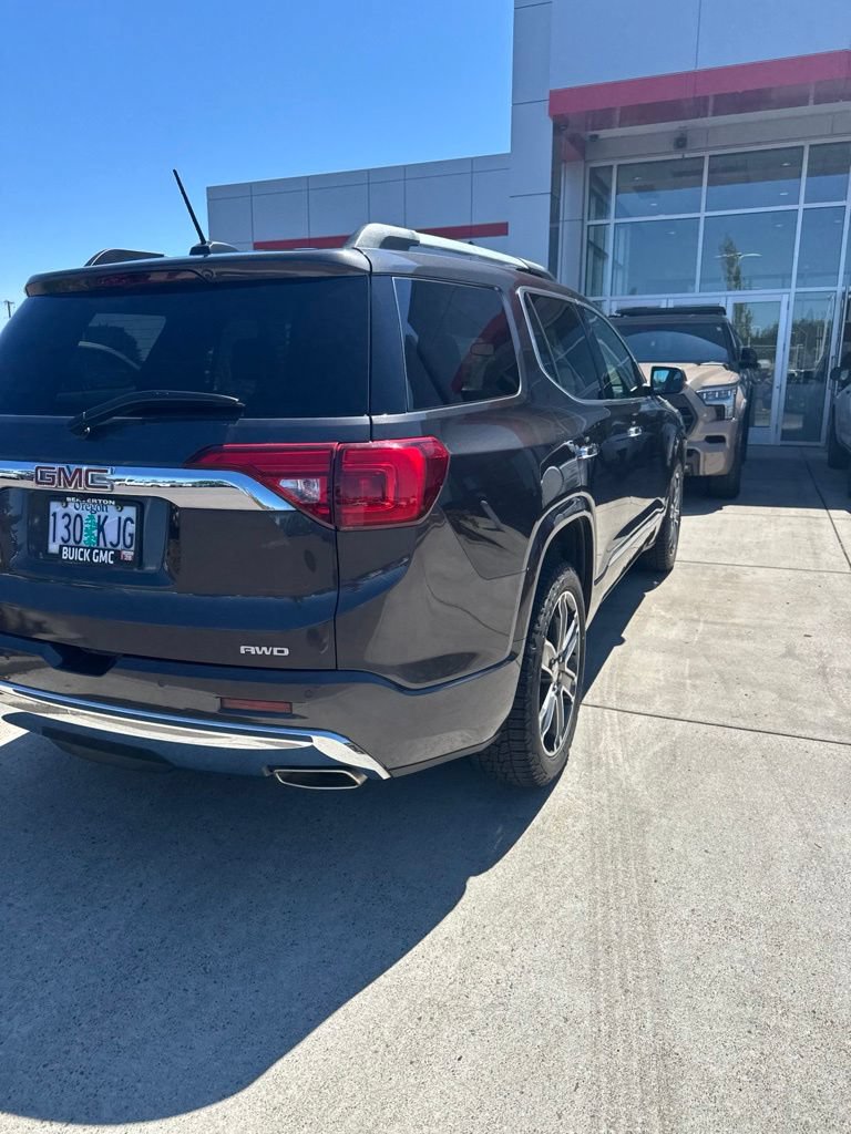 Used 2017 GMC Acadia Denali w/ Technology Package AWD/4WD image 6