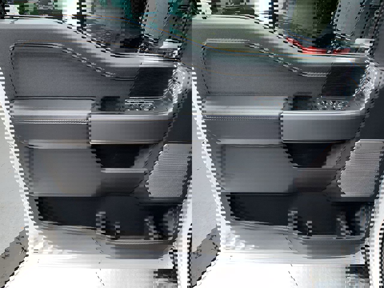 New 2025 Ford F150 Lariat w/ Equipment Group 501A Mid image 17