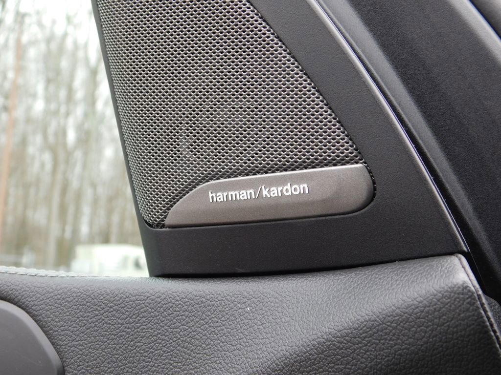 Used 2021 BMW X5 M50i w/ Premium Package image 31