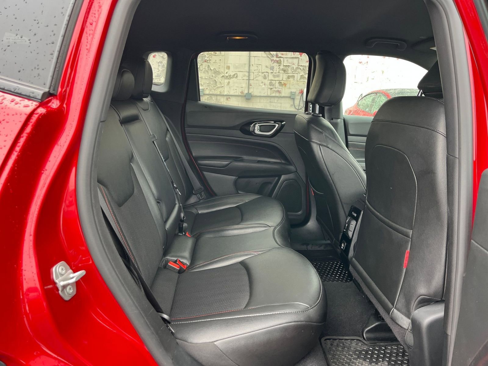 Used 2025 Jeep Compass Trailhawk AWD/4WD image 24