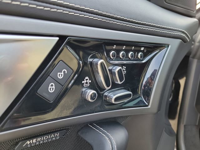 Used 2016 Jaguar F-TYPE R image 16