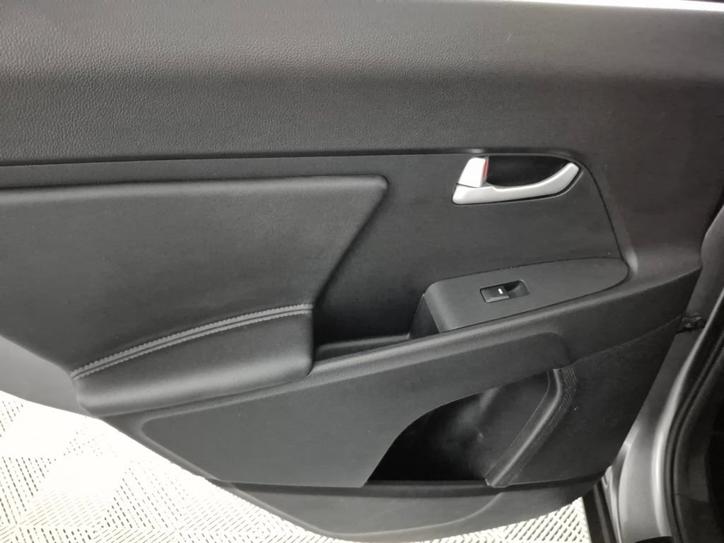 Used 2016 Kia Sportage LX image 22