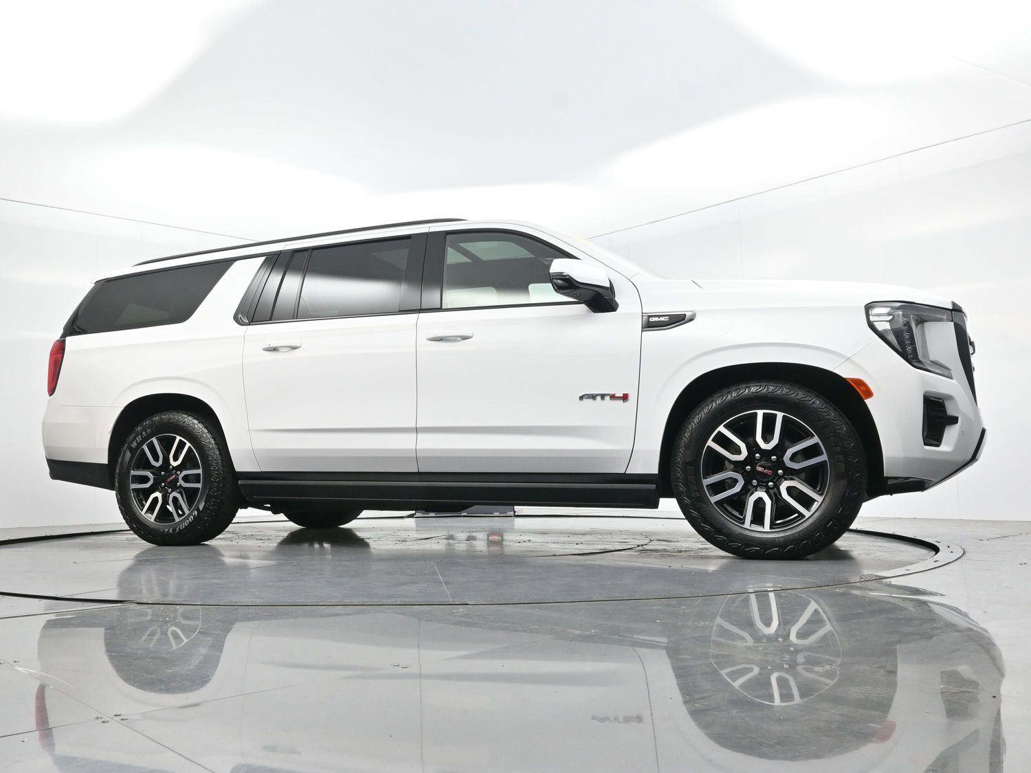 Used 2023 GMC Yukon XL AT4 w/ AT4 Premium Plus Package AWD/4WD image 51
