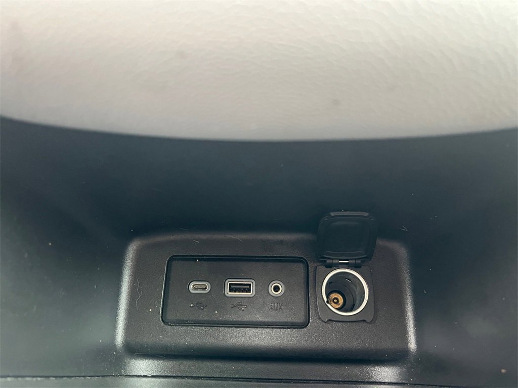 Used 2023 Chevrolet Equinox LT w/ Driver Convenience Package image 12