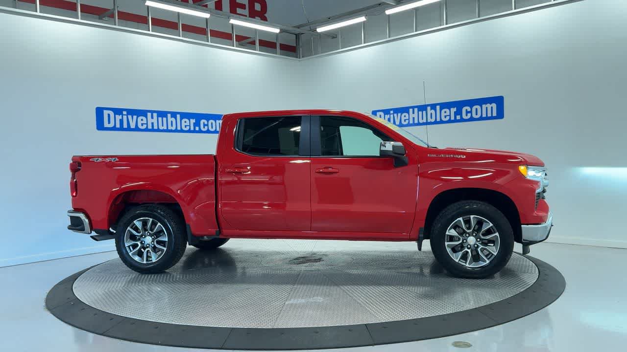Used 2025 Chevrolet Silverado 1500 LT AWD/4WD image 3