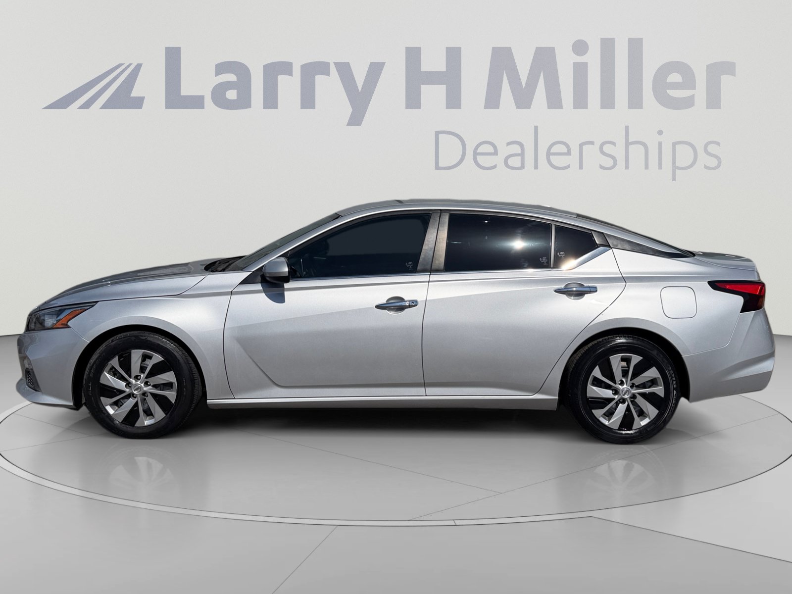 Used 2020 Nissan Altima 2.5 S FWD image 2