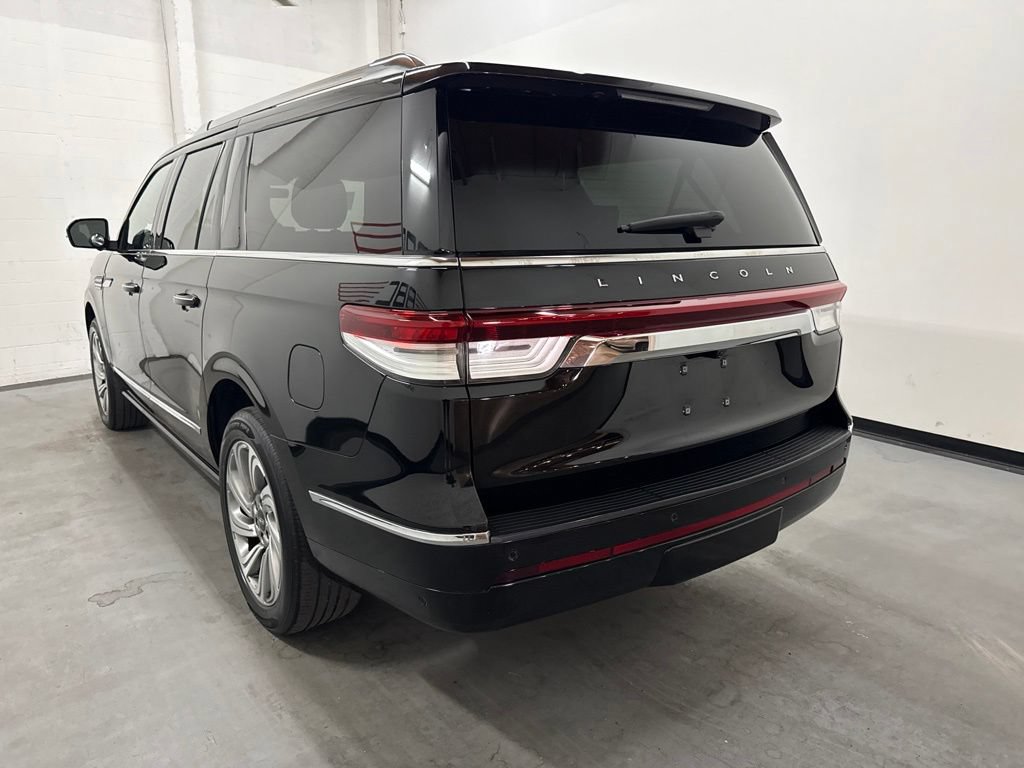 Used 2022 Lincoln Navigator L Reserve AWD/4WD image 6