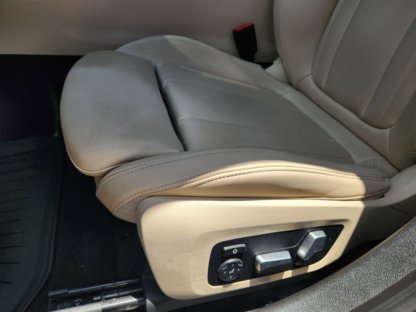 Used 2021 BMW 330i xDrive Sedan AWD/4WD image 24