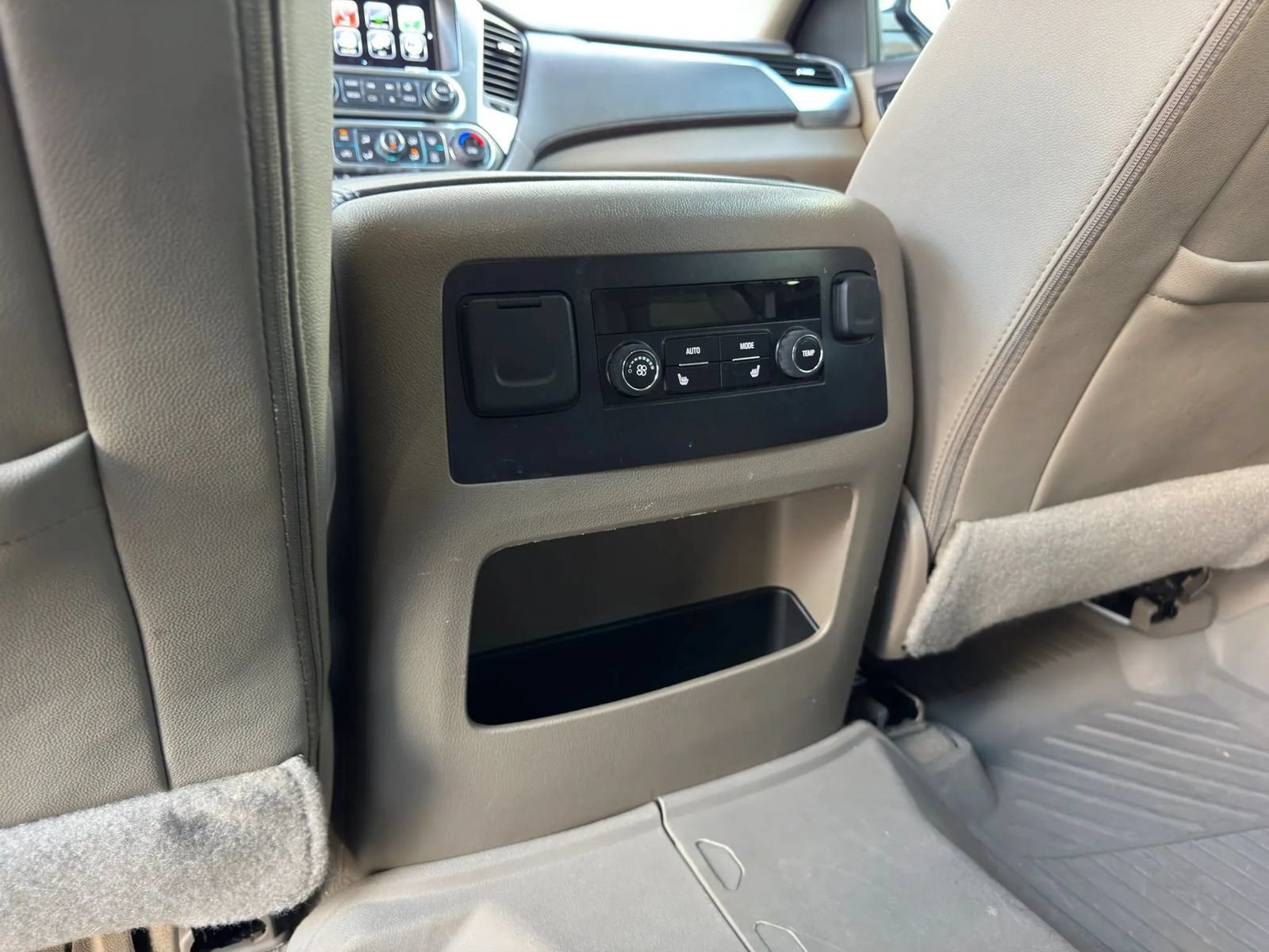 Used 2020 Chevrolet Suburban Premier w/ Max Trailering Package AWD/4WD image 23