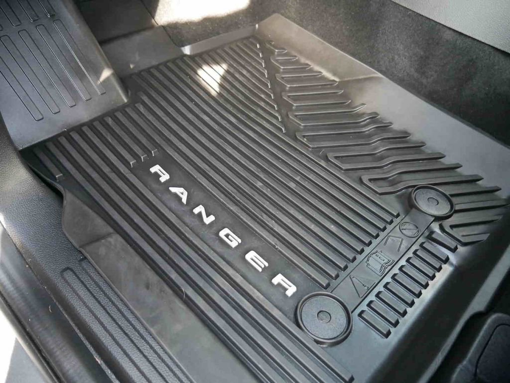 Used 2025 Ford Ranger Lariat w/ FX4 Off-Road Package image 33