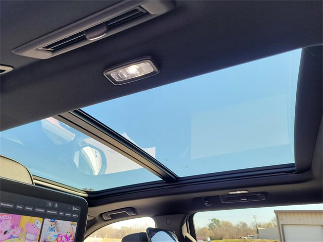 Used 2026 GMC Yukon XL Denali w/ Denali Reserve Package image 23