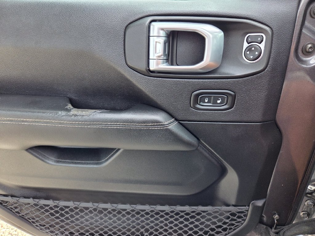 Used 2020 Jeep Wrangler Unlimited Sahara AWD/4WD image 20