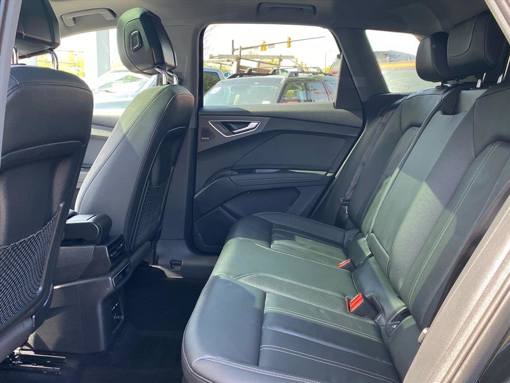 Used 2022 Audi Q4 e-tron Prestige image 17