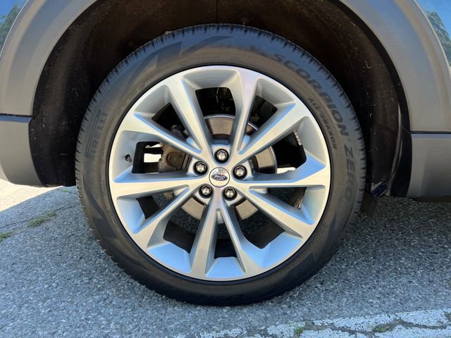 Used 2023 Ford Explorer Platinum w/ Technology Package AWD/4WD image 14
