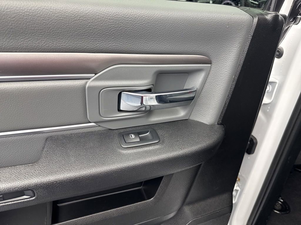 Used 2023 RAM 1500 Classic SLT image 34