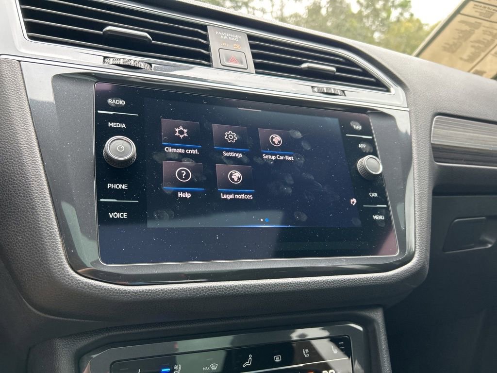 Used 2022 Volkswagen Tiguan SEL R-Line image 34