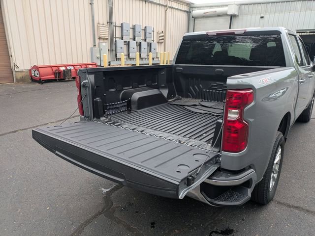 Used 2024 Chevrolet Silverado 1500 LT AWD/4WD image 32