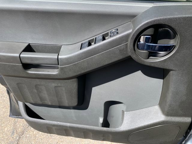 Used 2015 Nissan Xterra S image 13