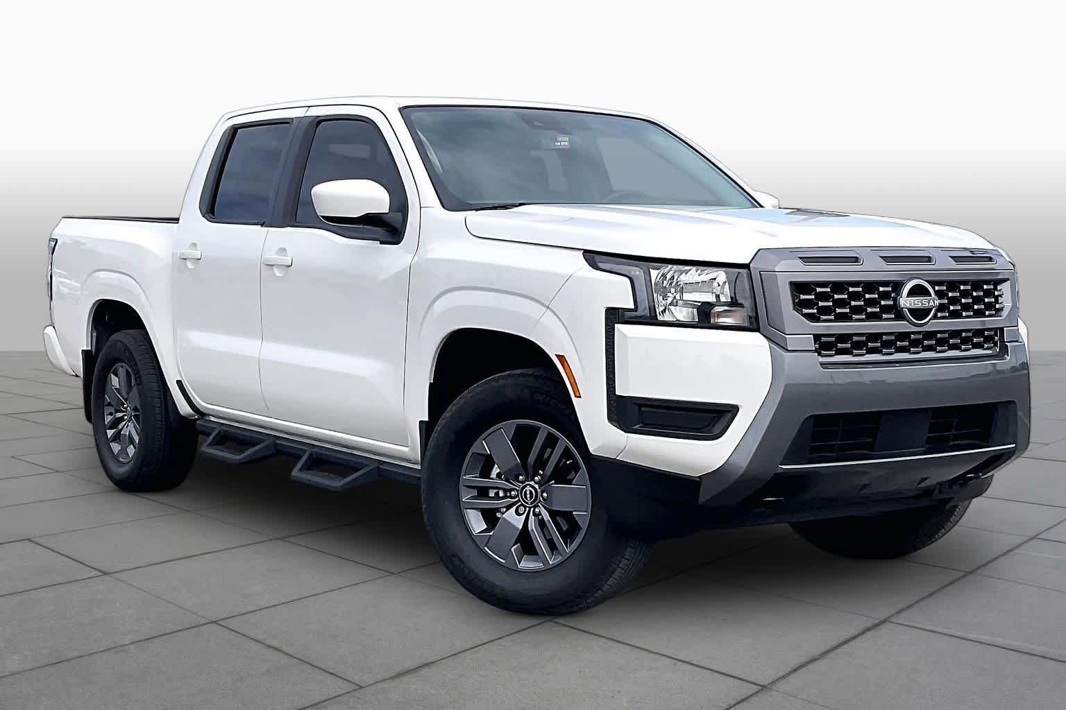 Used 2025 Nissan Frontier SV AWD/4WD image 3