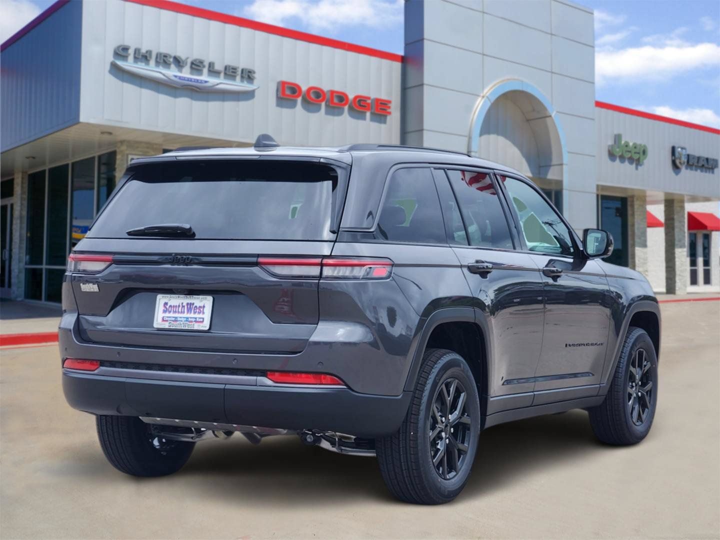 New 2026 Jeep Grand Cherokee Altitude RWD image 5