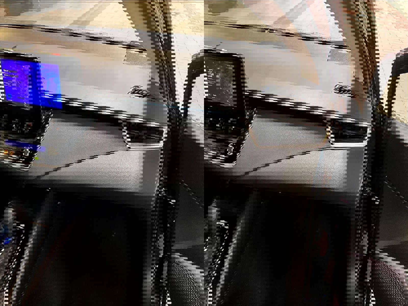 Used 2023 Toyota Corolla LE image 13