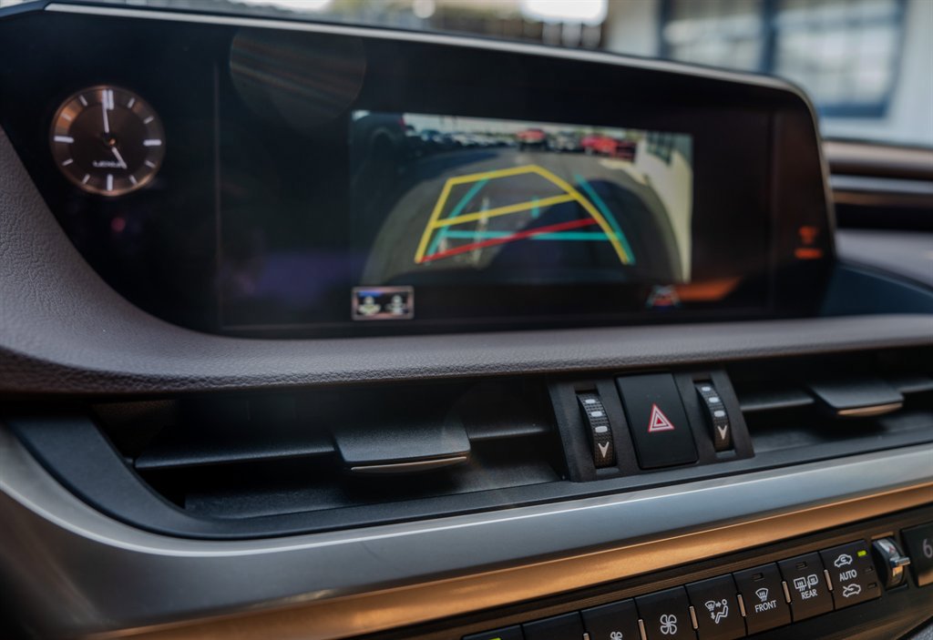 Used 2020 Lexus ES 350 w/ Premium Package image 21