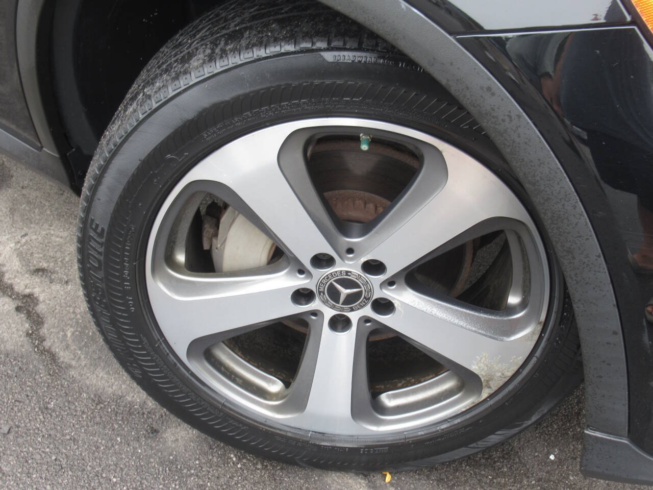 Used 2019 Mercedes-Benz GLC 300 4MATIC Coupe image 4