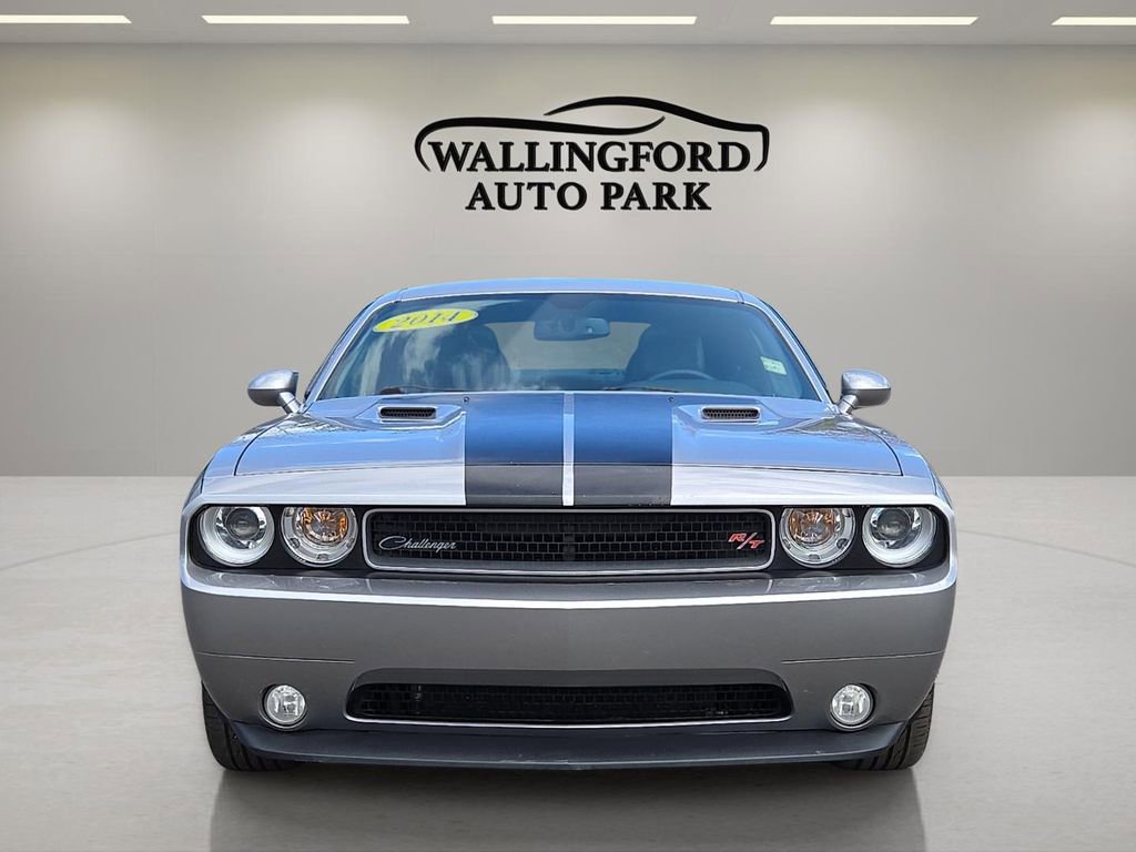 Used 2014 Dodge Challenger R/T RWD image 2