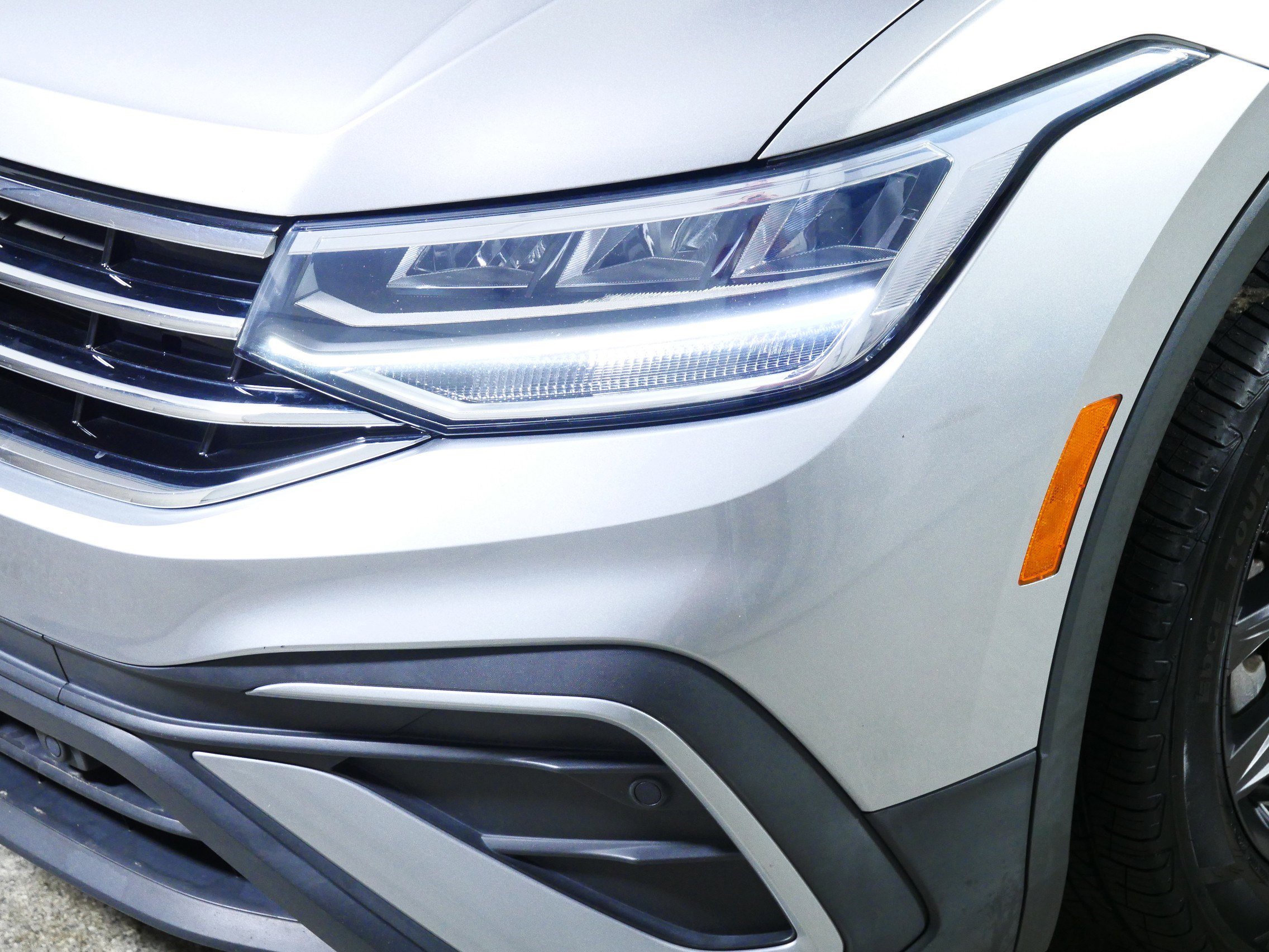 Used 2022 Volkswagen Tiguan SE FWD image 16