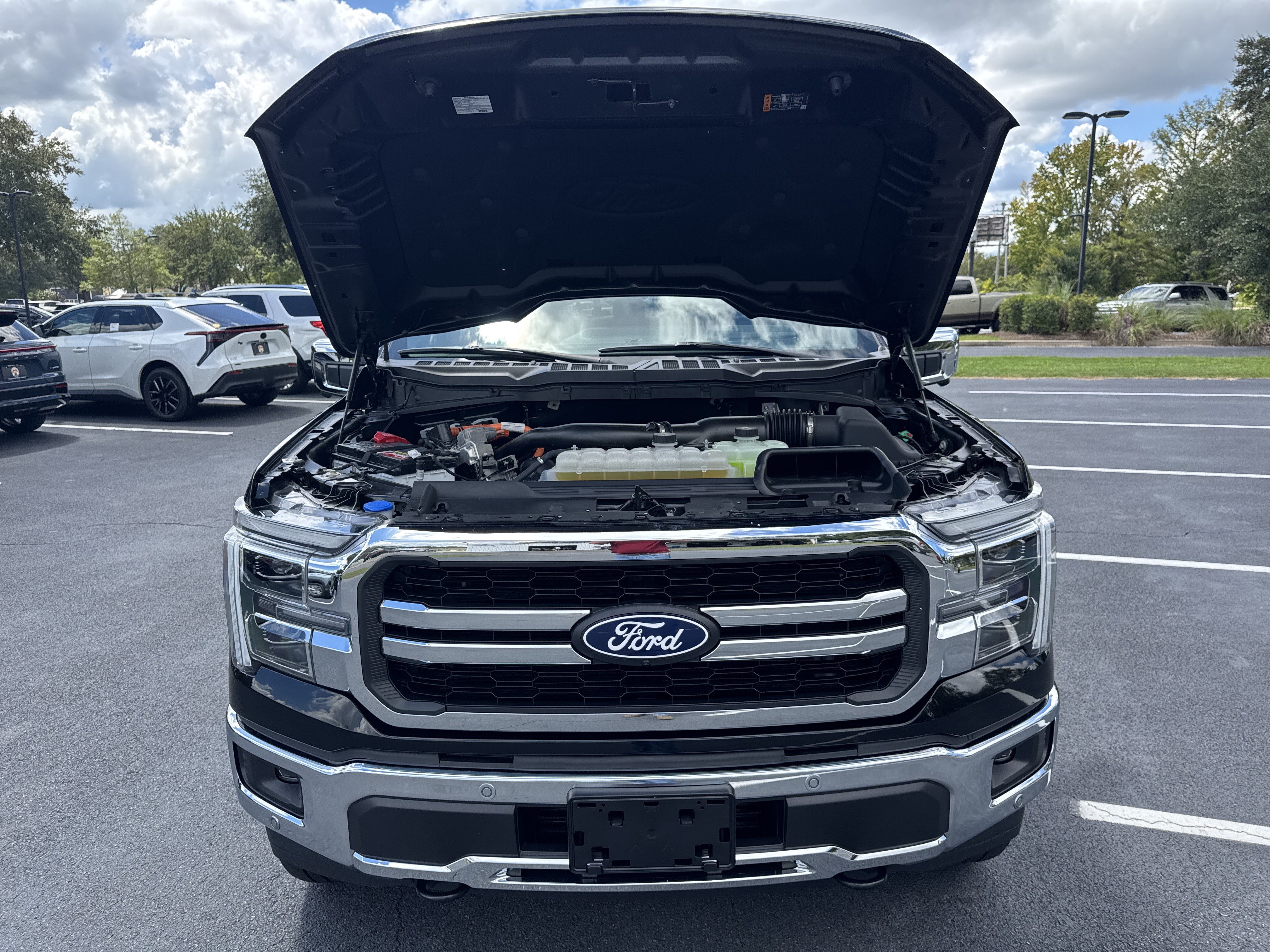 Used 2025 Ford F150 Lariat w/ Equipment Group 502A High AWD/4WD image 41