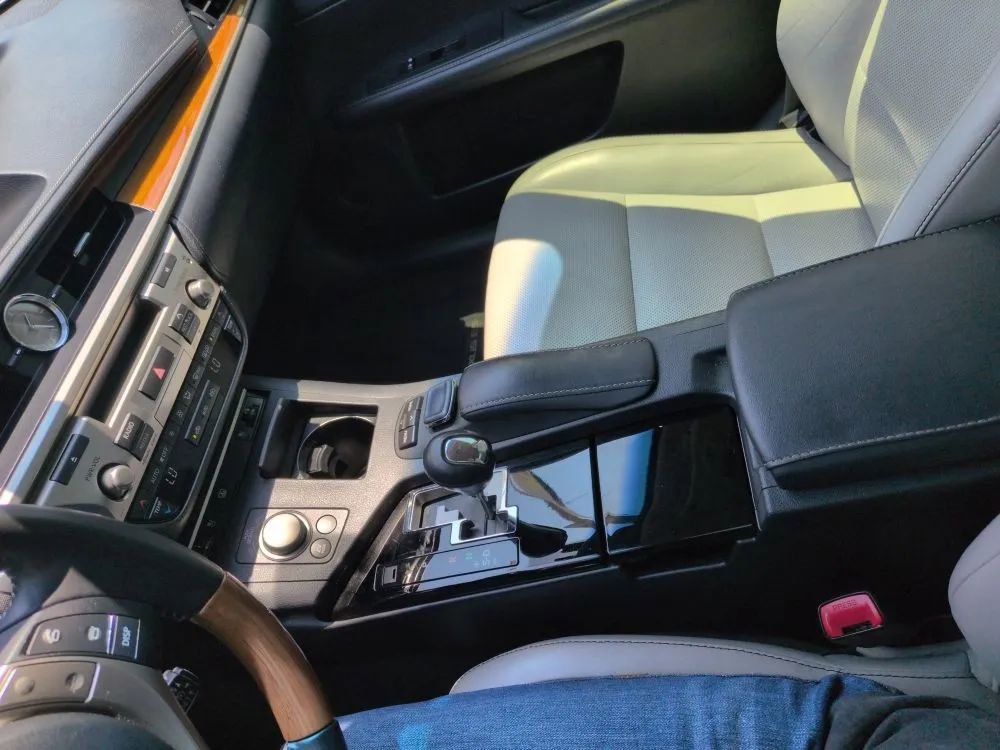 Used 2015 Lexus ES 300h image 36