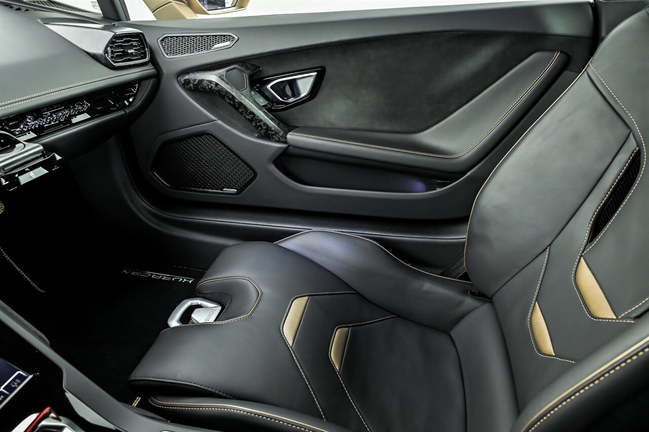 Used 2022 Lamborghini Huracan EVO RWD image 35
