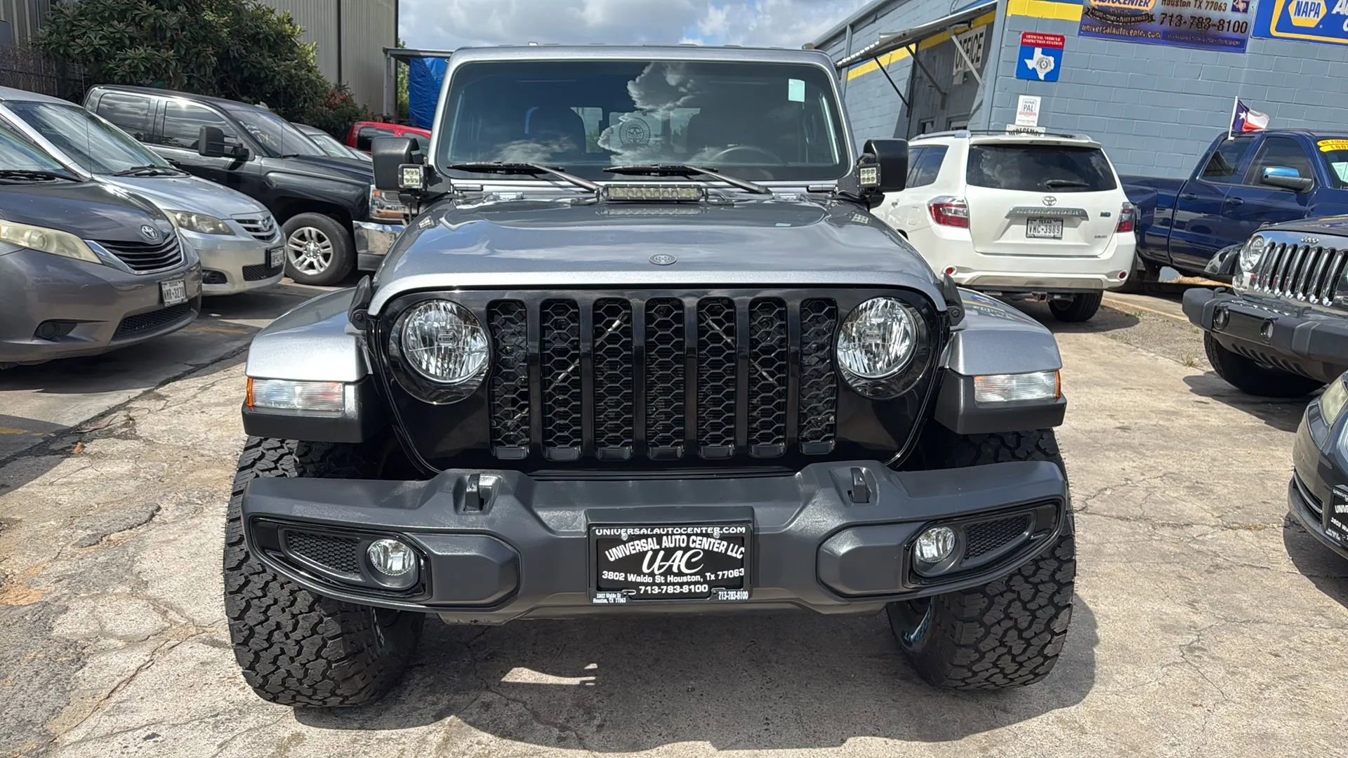 Used 2021 Jeep Gladiator Sport image 2