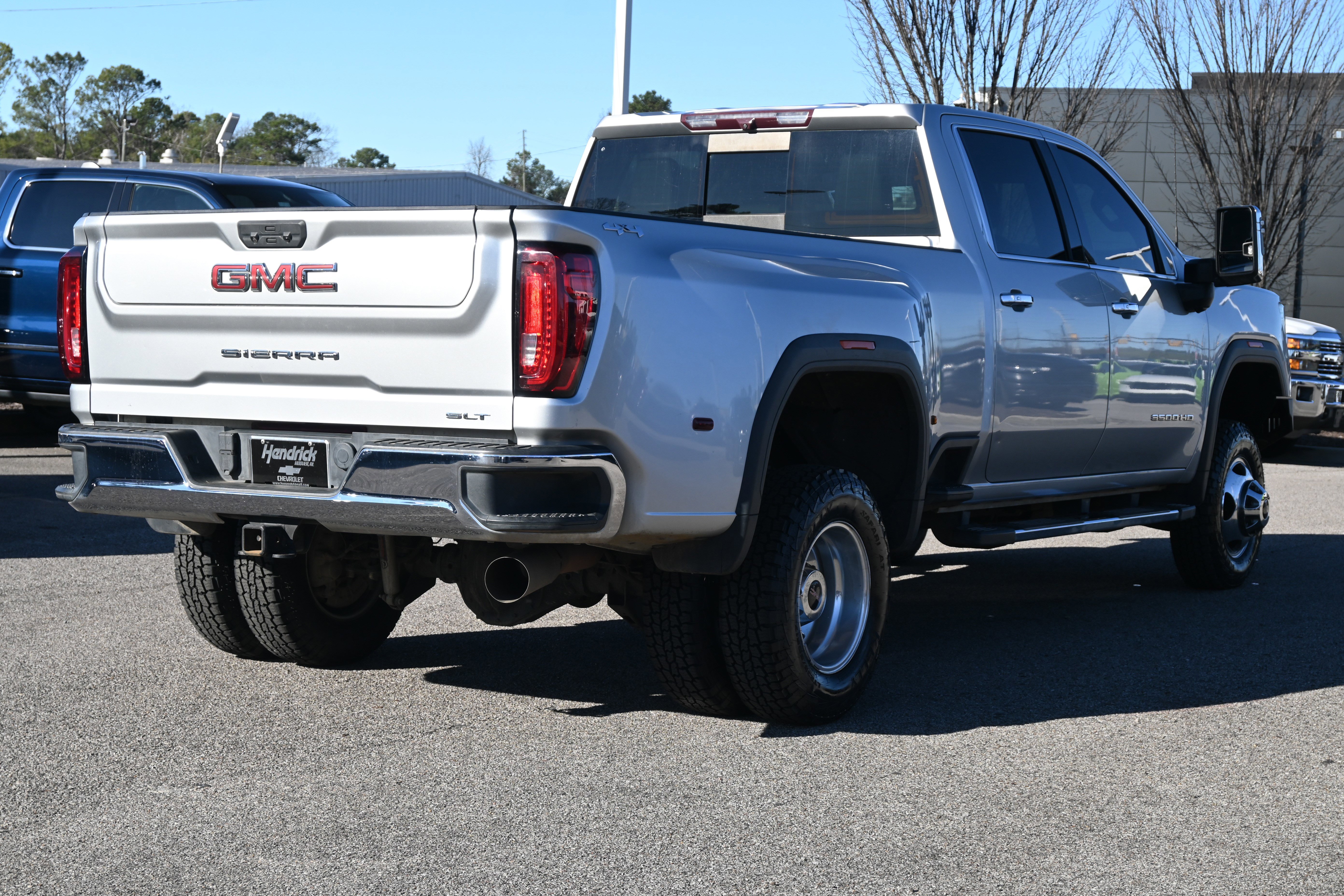 Used 2021 GMC Sierra 3500 SLT w/ SLT Convenience Package image 11
