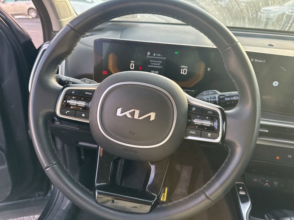 Used 2024 Kia Sorento S image 16
