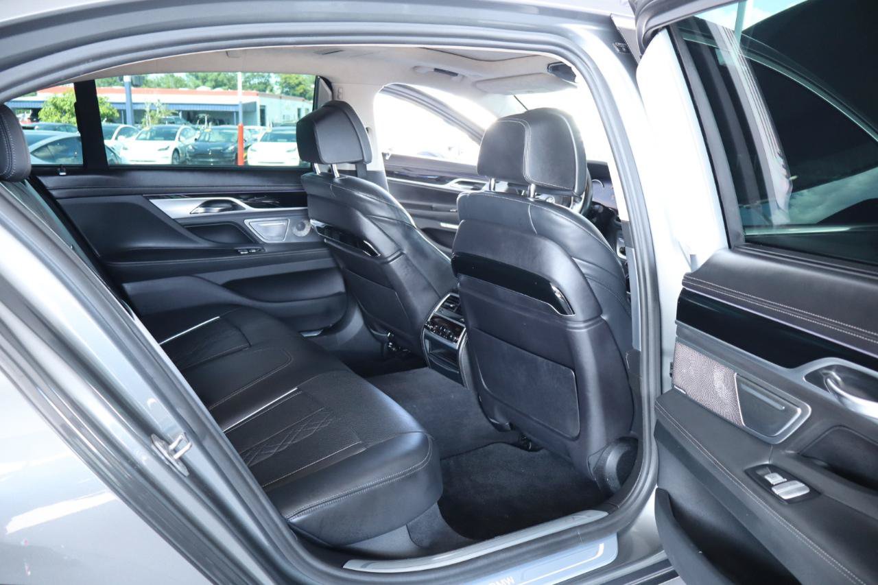 Used 2018 BMW 750i RWD image 35