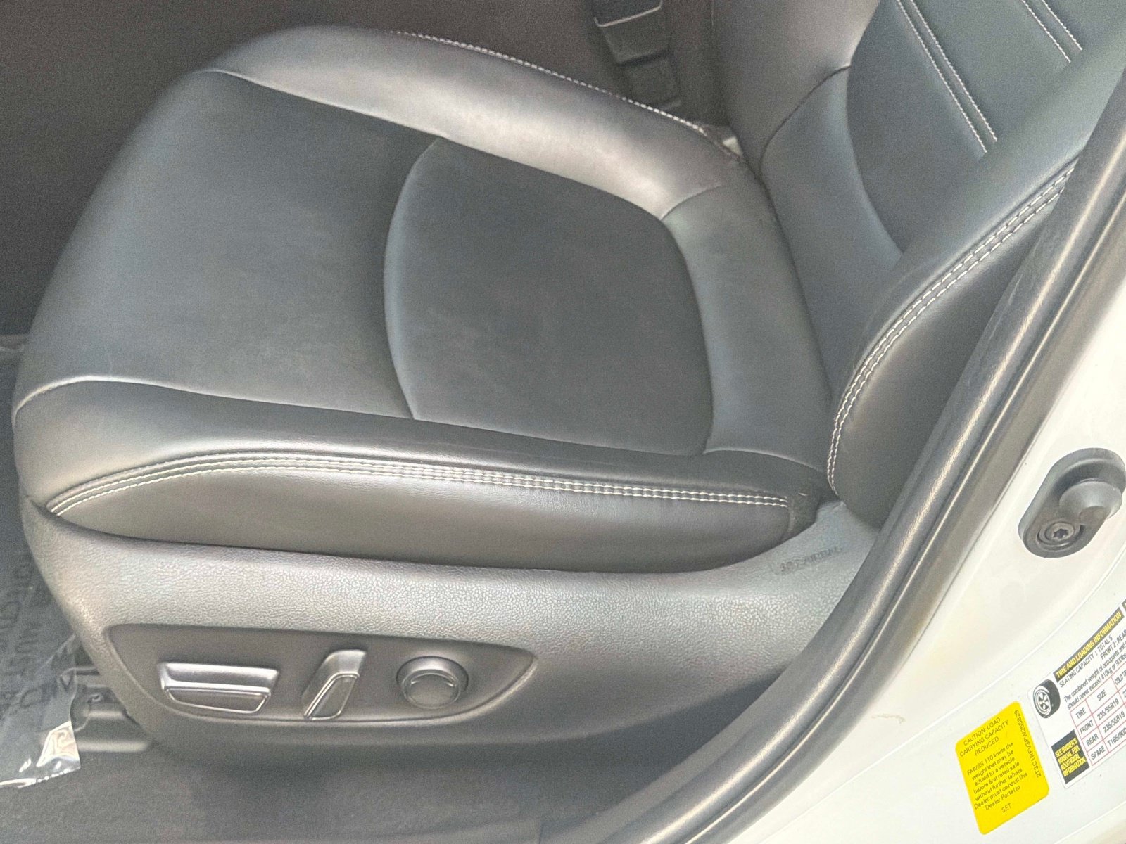 Used 2023 Toyota RAV4 XLE Premium FWD image 17