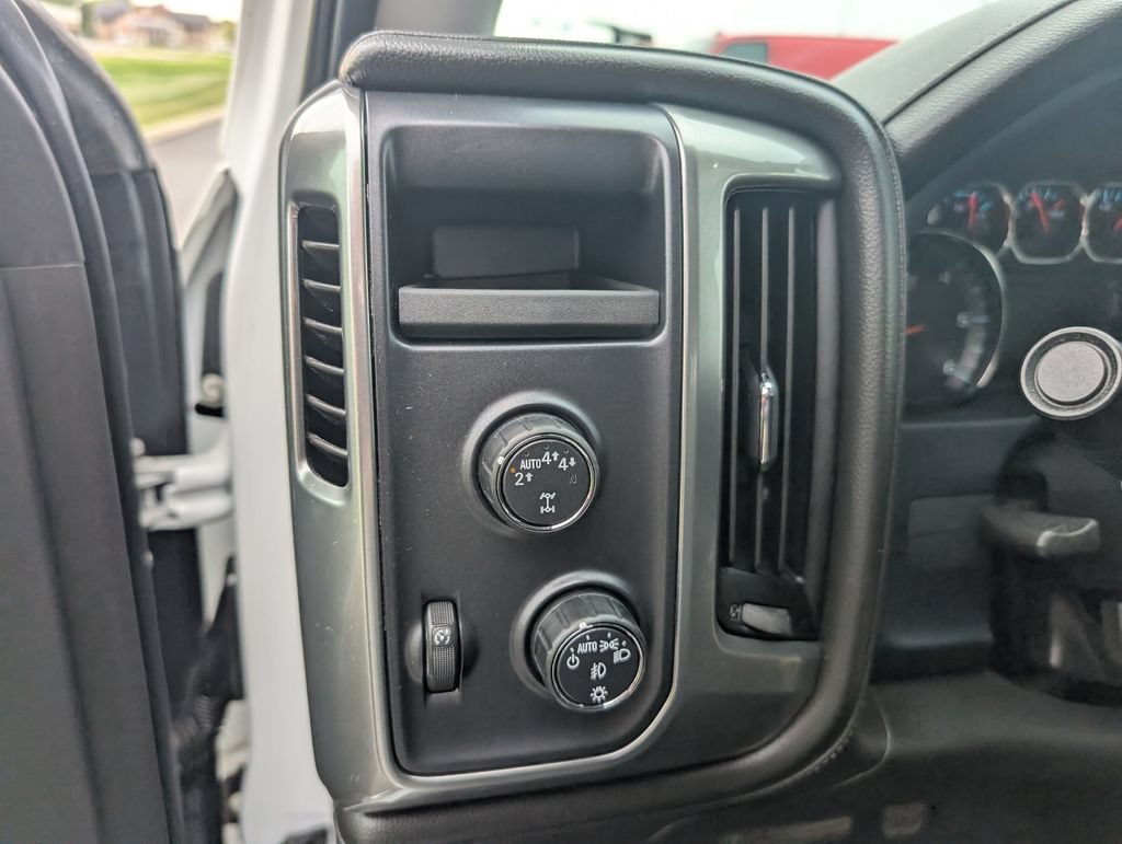 Used 2018 Chevrolet Silverado 1500 LTZ w/ Sport Package AWD/4WD image 18