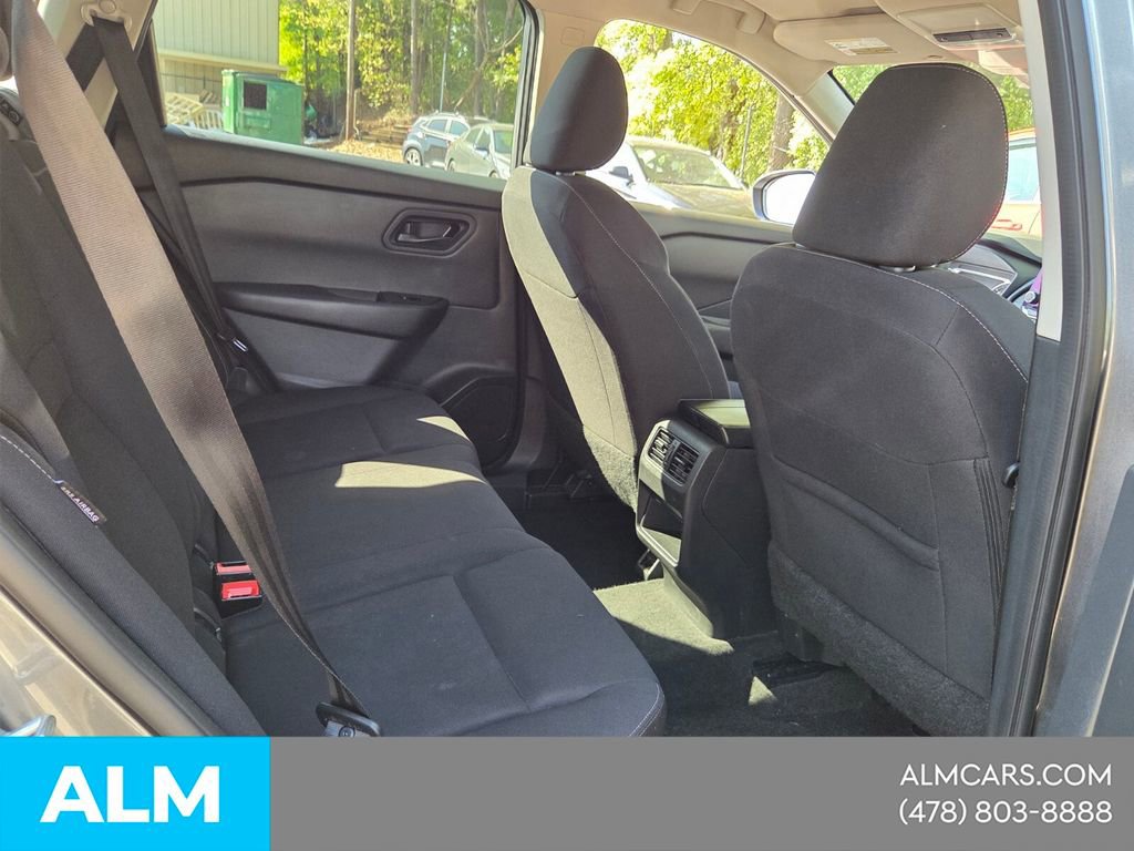 Used 2024 Nissan Rogue S image 12