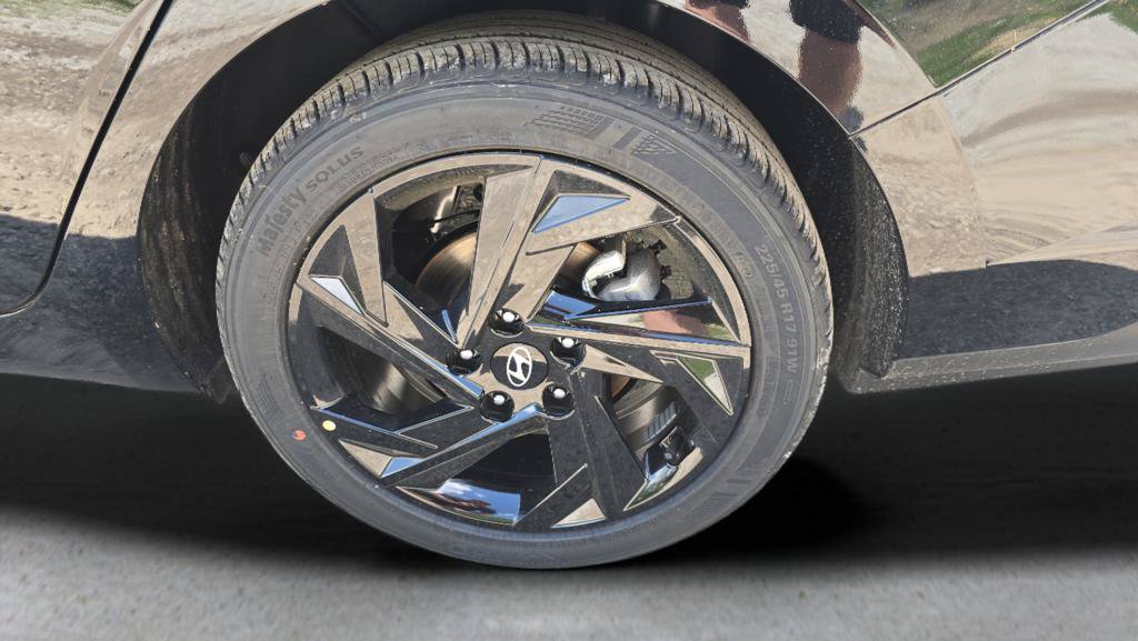 New 2026 Hyundai Elantra Sport FWD image 32