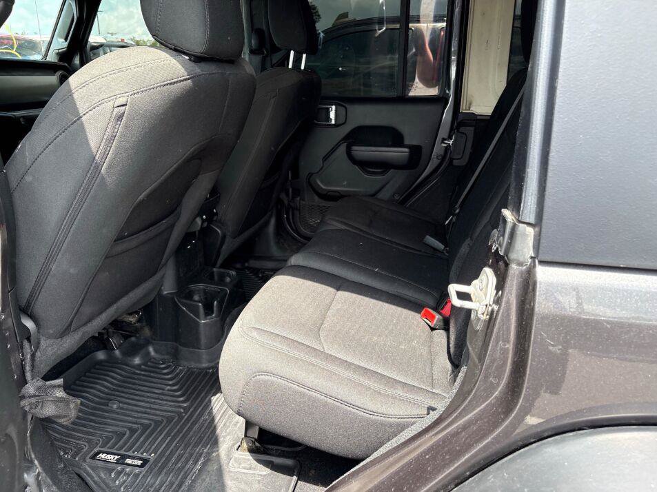 Used 2022 Jeep Wrangler Unlimited Sport AWD/4WD image 8