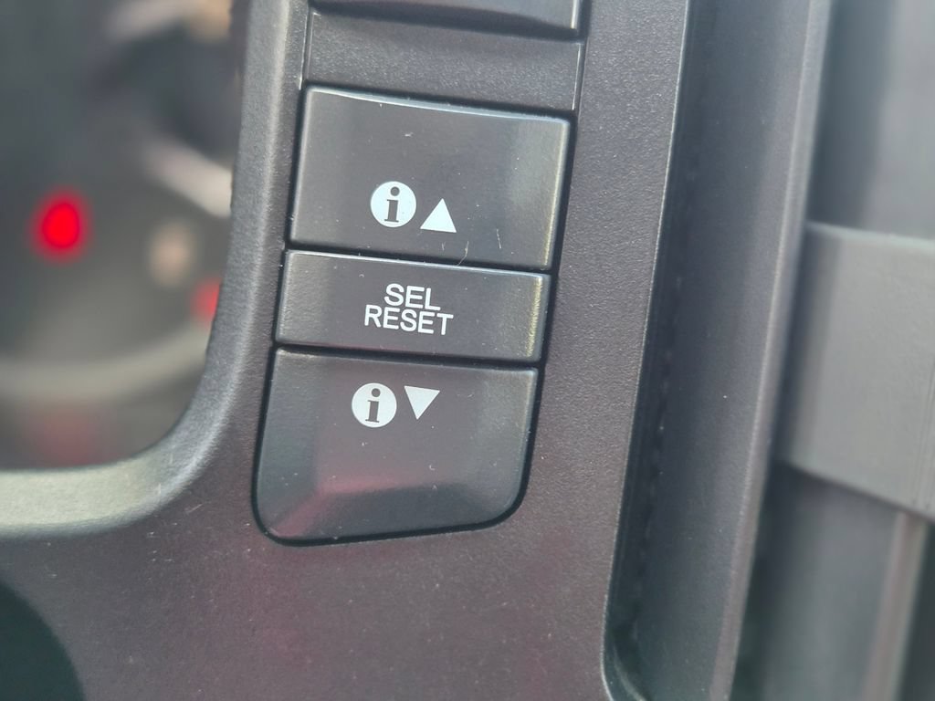 Used 2014 Honda Ridgeline SE image 37