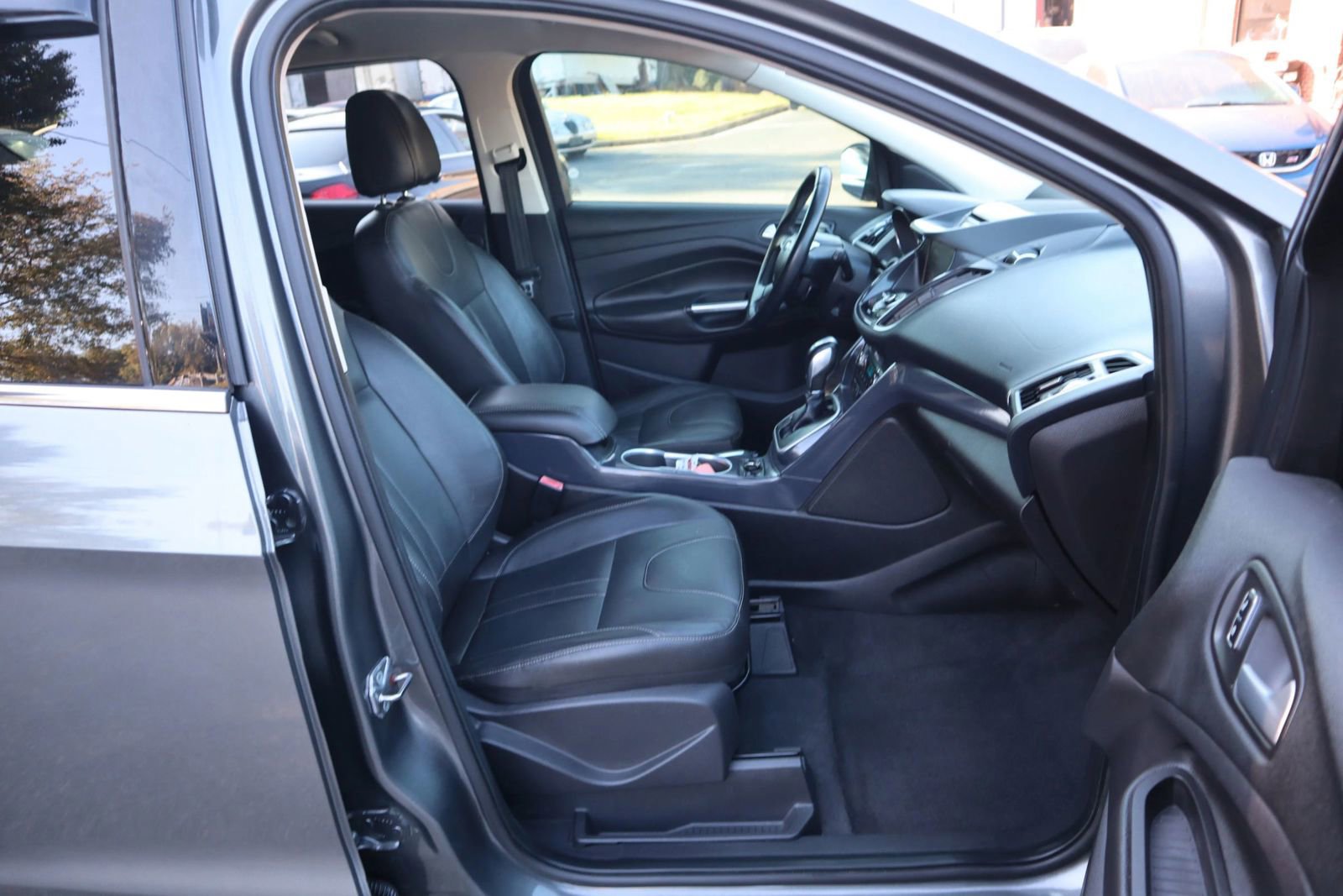 Used 2013 Ford Escape Titanium w/ Parking Technology Pkg image 17